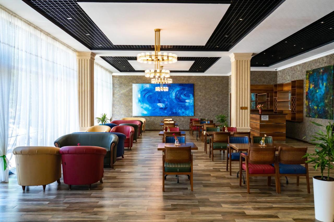 Macan Terrace Hotel Tasken Kültér fotó