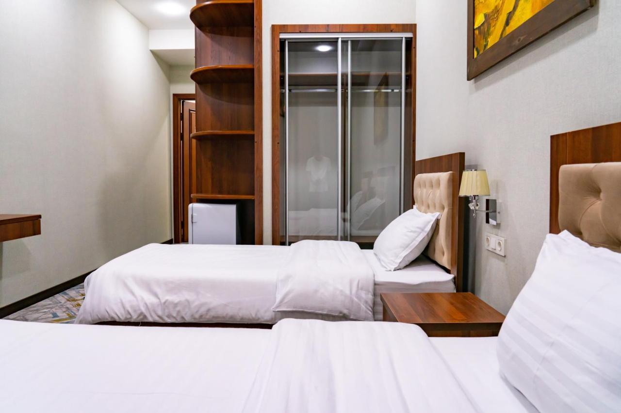 Macan Terrace Hotel Tasken Kültér fotó