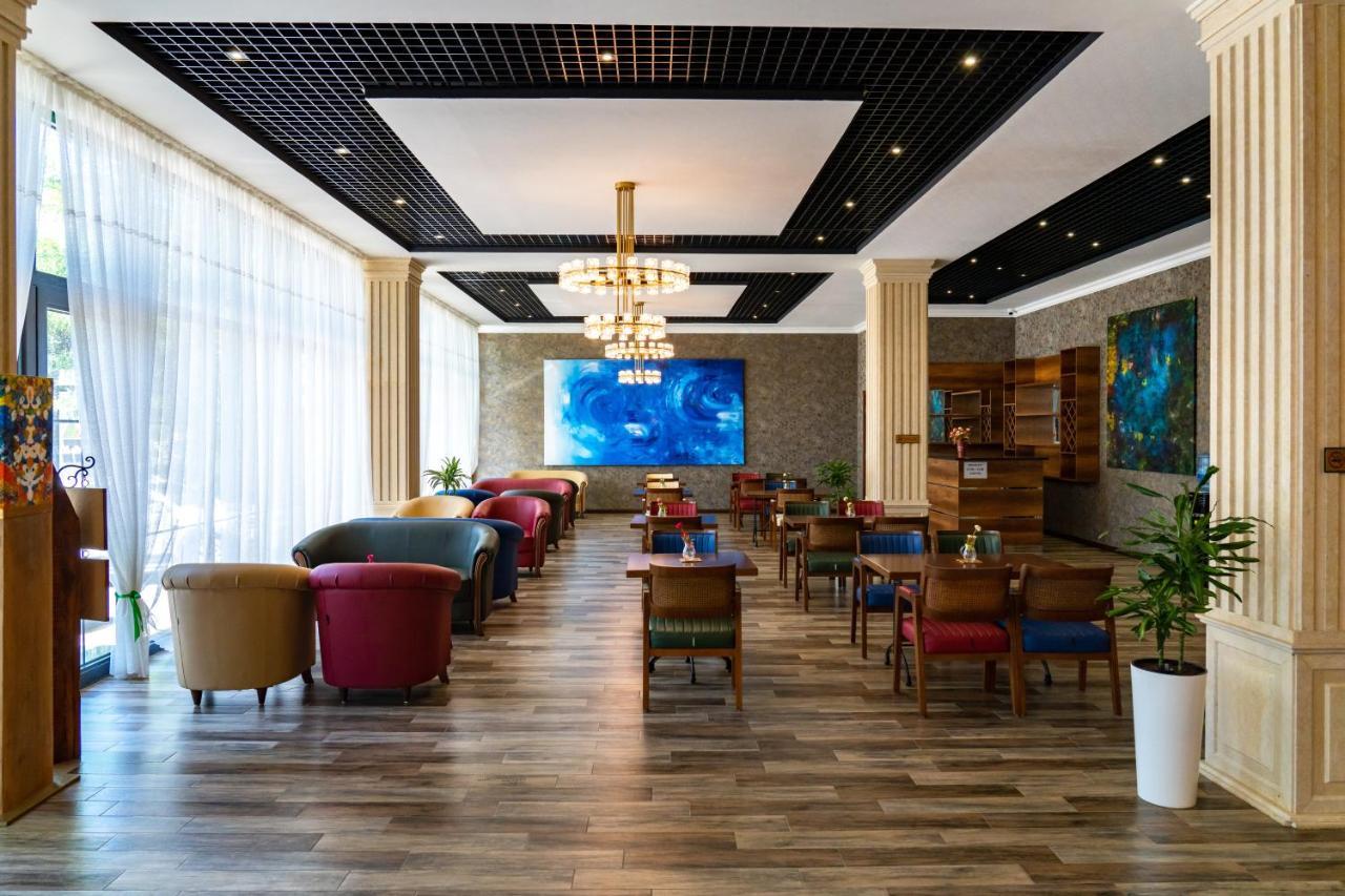 Macan Terrace Hotel Tasken Kültér fotó