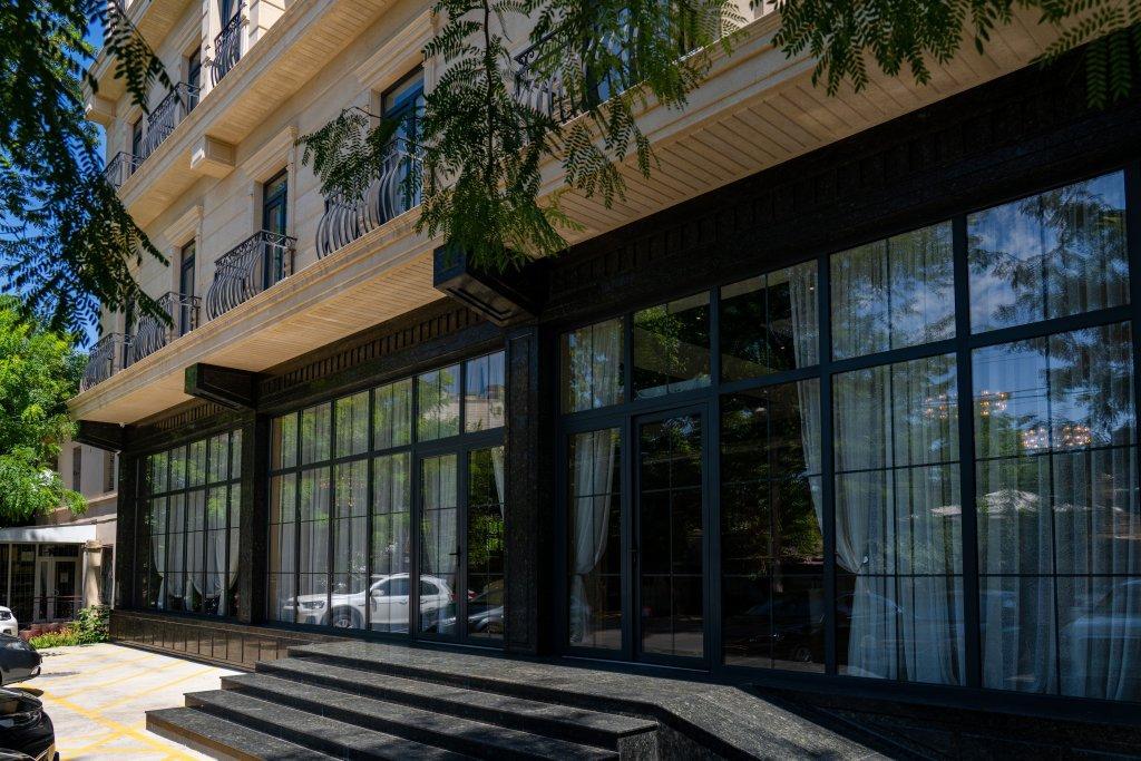 Macan Terrace Hotel Tasken Kültér fotó