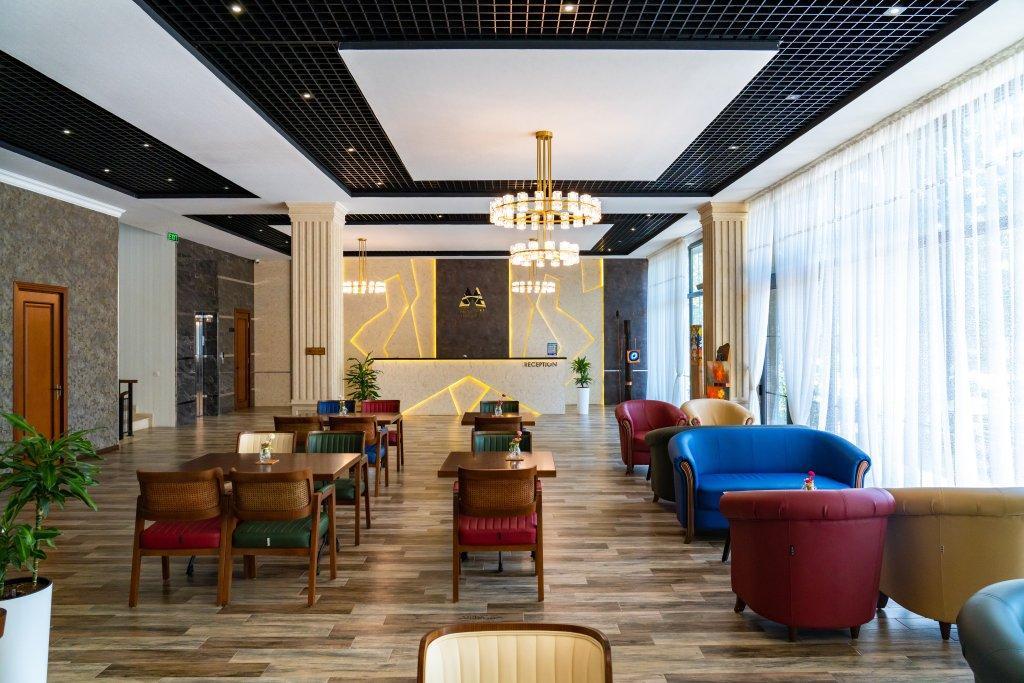 Macan Terrace Hotel Tasken Kültér fotó