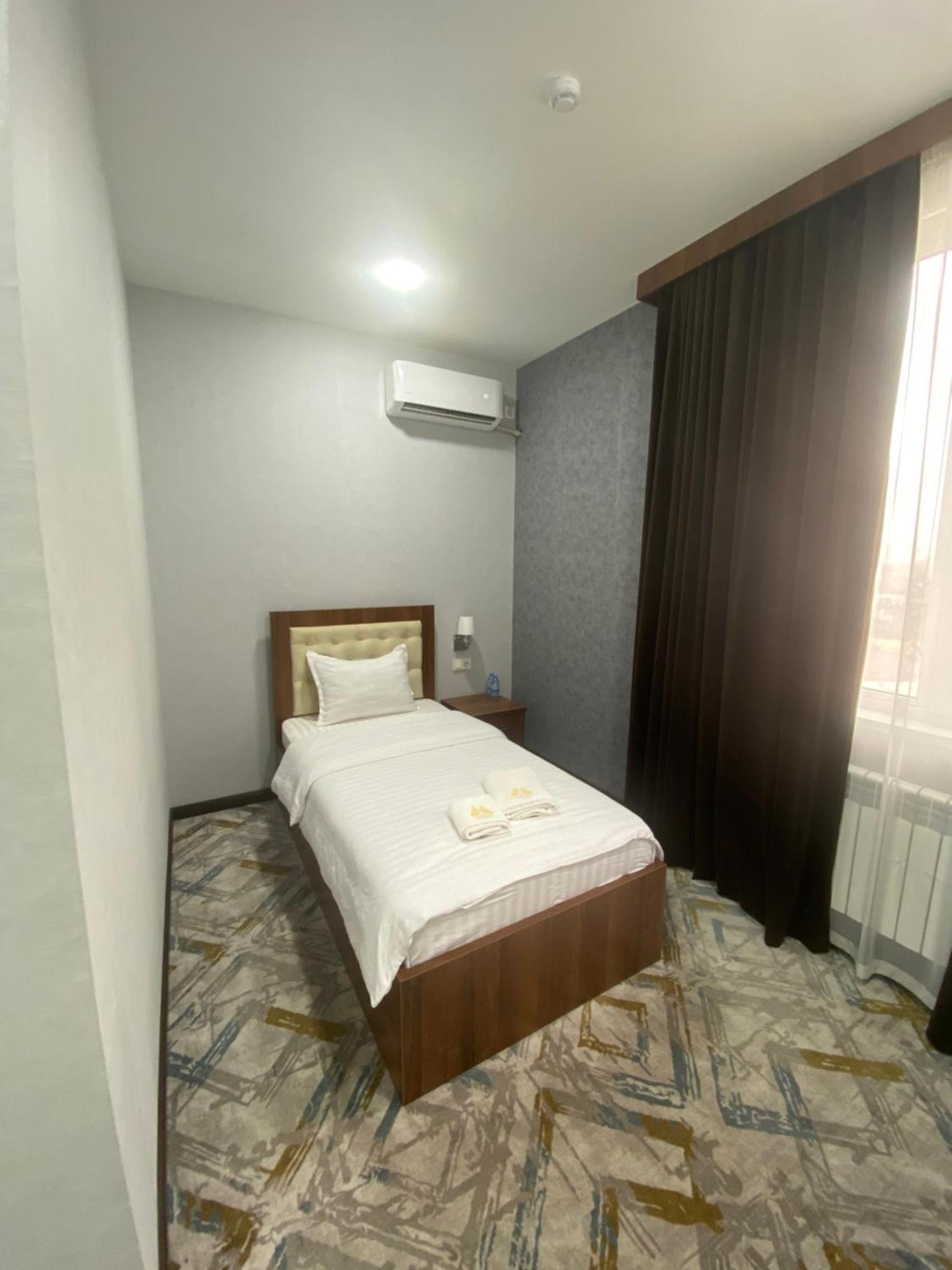 Macan Terrace Hotel Tasken Kültér fotó
